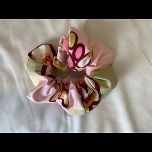 Hair scrunchie elastic